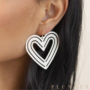 New White Heart Earrings 🤍